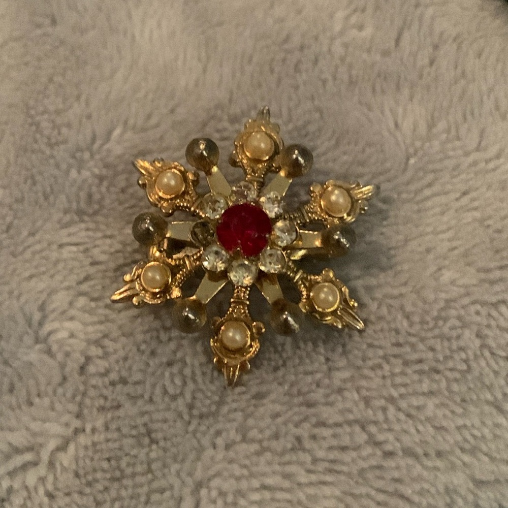 Vintage star ruby pin
